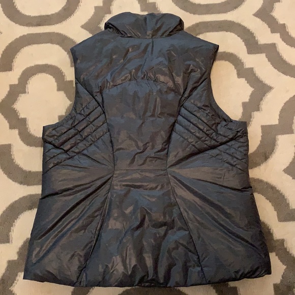Champion XL ladies puffer vest - Picture 4 of 8
